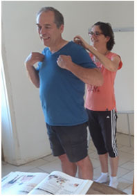 Massage des points neuro-lymphatiques lors d'une séance de Touch For Health avec Françoise de la Roche en Vendée